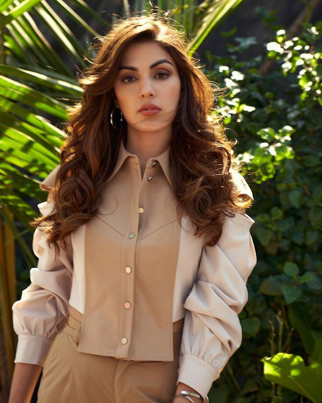 Adorable Looks Of Rhea Chakraborty